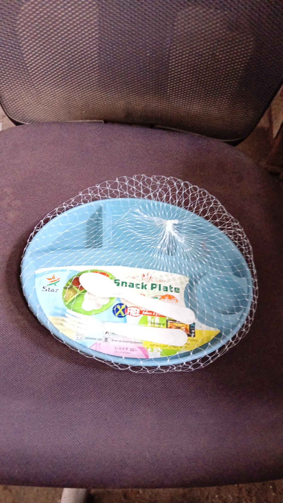 Plastic Food Plates / Biodegradable 5 Compartment Plate With Spoon for Food Snacks / Nuts / Desserts Plates for Kids, Reusable Plates for Outdoor, Camping, BPA-free (1 Pc) Plastic Food Plates / Biodegradable 5 Compartment Plate With Spoon for Food Snacks / Nuts / Desserts Plates for Kids, Reusable Plates for Outdoor, Camping, BPA-free (1 Pc)
